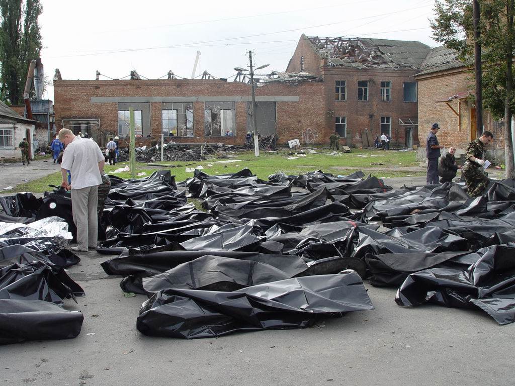 Фото с бесланской трагедии